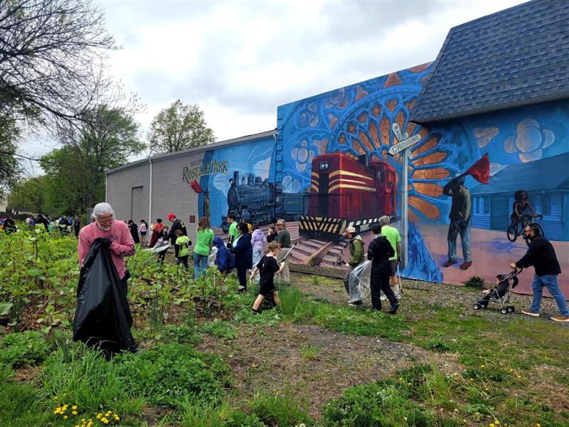 Community clean up along New Jersey's Rahway Valley Rail Trail | Photo by Upendra Sapkota